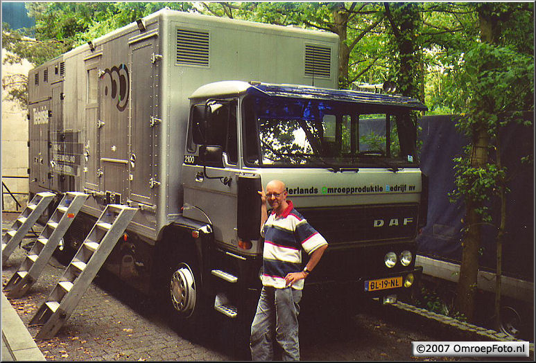 Doos 100 Foto 1983. Jan de Vries met de NOB 46, tijdens 'Toen was geluk...