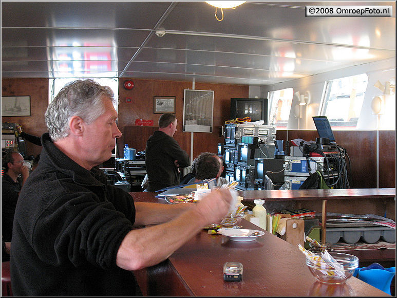 Doos 123 Foto 2442. 75 jaar Afsluitdijk. Ruud Splint neemt pauze
