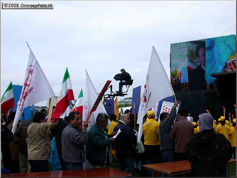 Doos 135 Foto 2687. Iran demonstratie, Maliveld 2003


