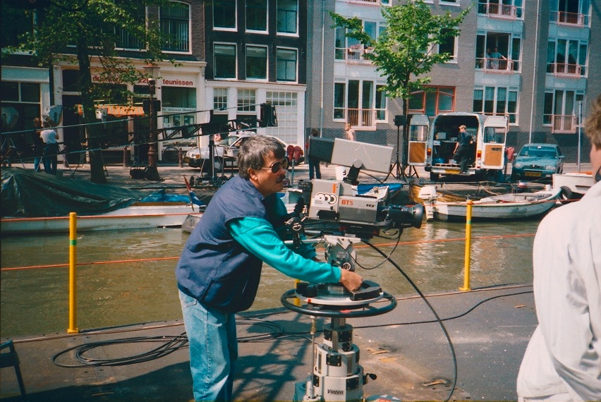 Doos 155 Foto 3081. Ontspannen bij het Prinsengracht Concert, 23 augustus 1991