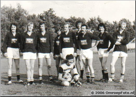 Foto 26-511.NOS Voetbal