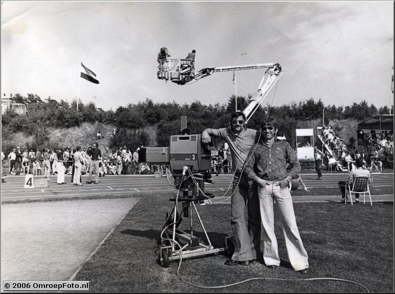 Foto 38-747. Nederlandse Kampioenschappen Atletiek in Papendal. Links Wim Pruin