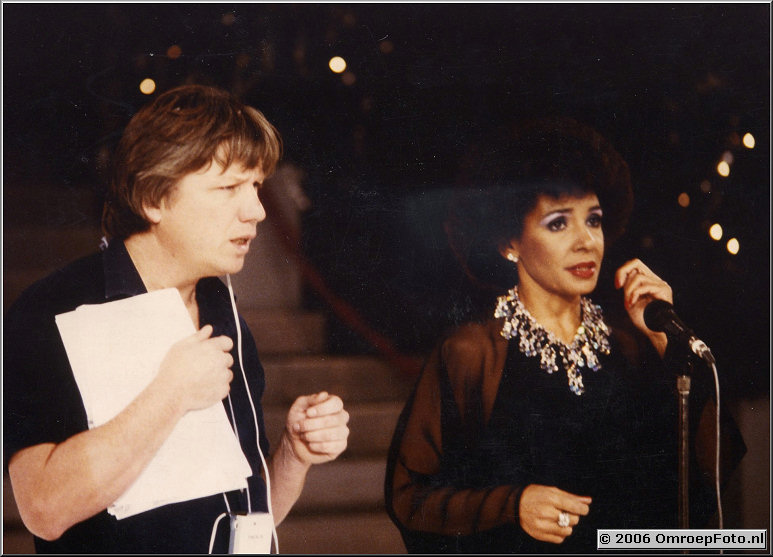 Foto 40-783. Showbizzquiz met Shirley Bassey