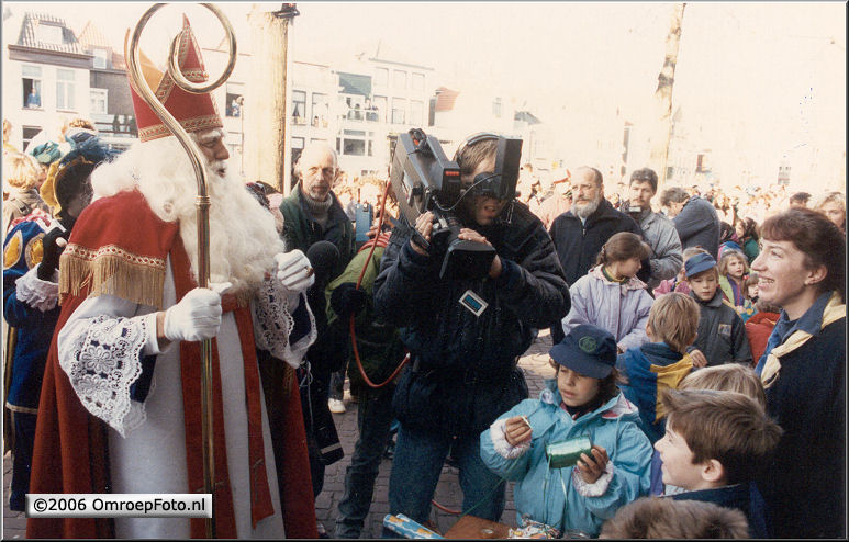 Foto 48-945. Sint in Gorcum 1989 met Fred Hulscher