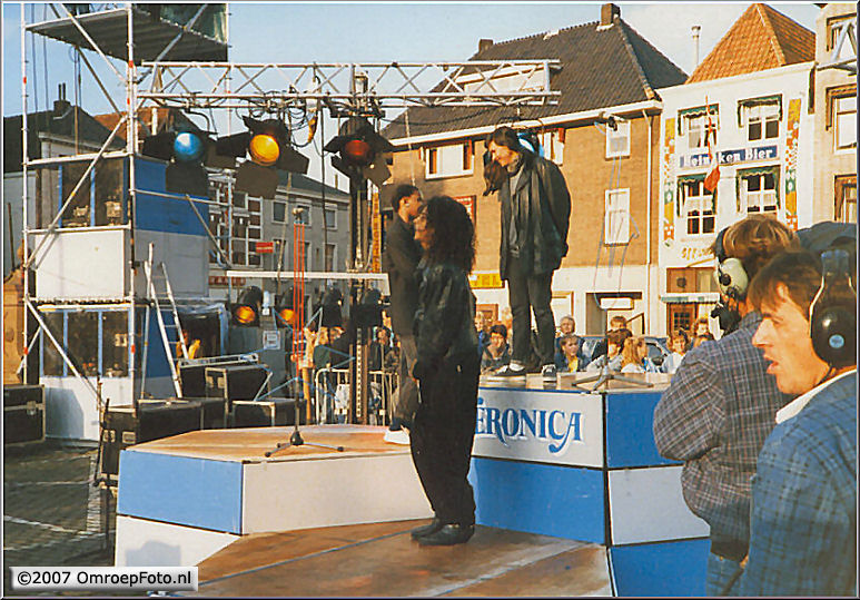 Doos 82 Foto 1638. Nederland Muziekland. Met oa cameraman Roel Deen en Bert Stecher
