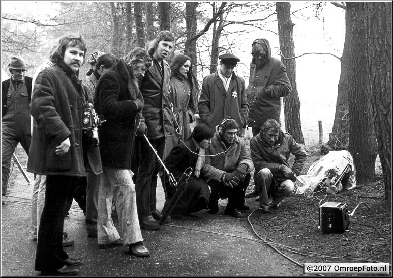 Doos 85 Foto 1687. Produktie 'Esther' Balkbrug in Friesland. Terugkijken op locatie. Foto Eric Bergmeijer, NOS fotograaf