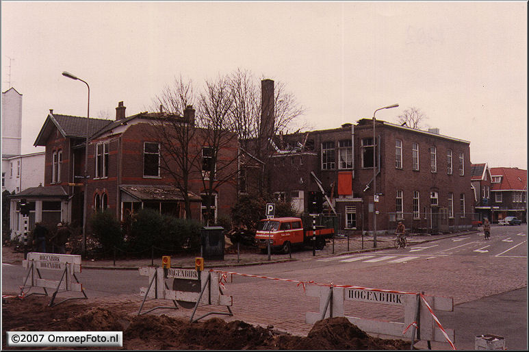 Doos 95 Foto 1891. Afbraak Studio Irene en de AmbachtsSchool 1983