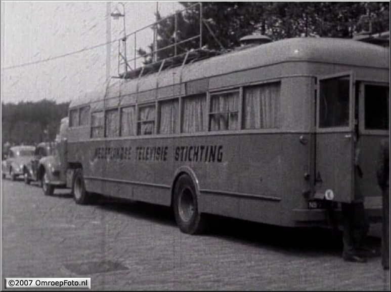 Doos 98 Foto 1943. Trein-1. Foto is van na 1954. Vanaf 1949-1954 stond er Philips op